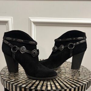 Reba Black Heeled Boots with Decorative Straps- GUC